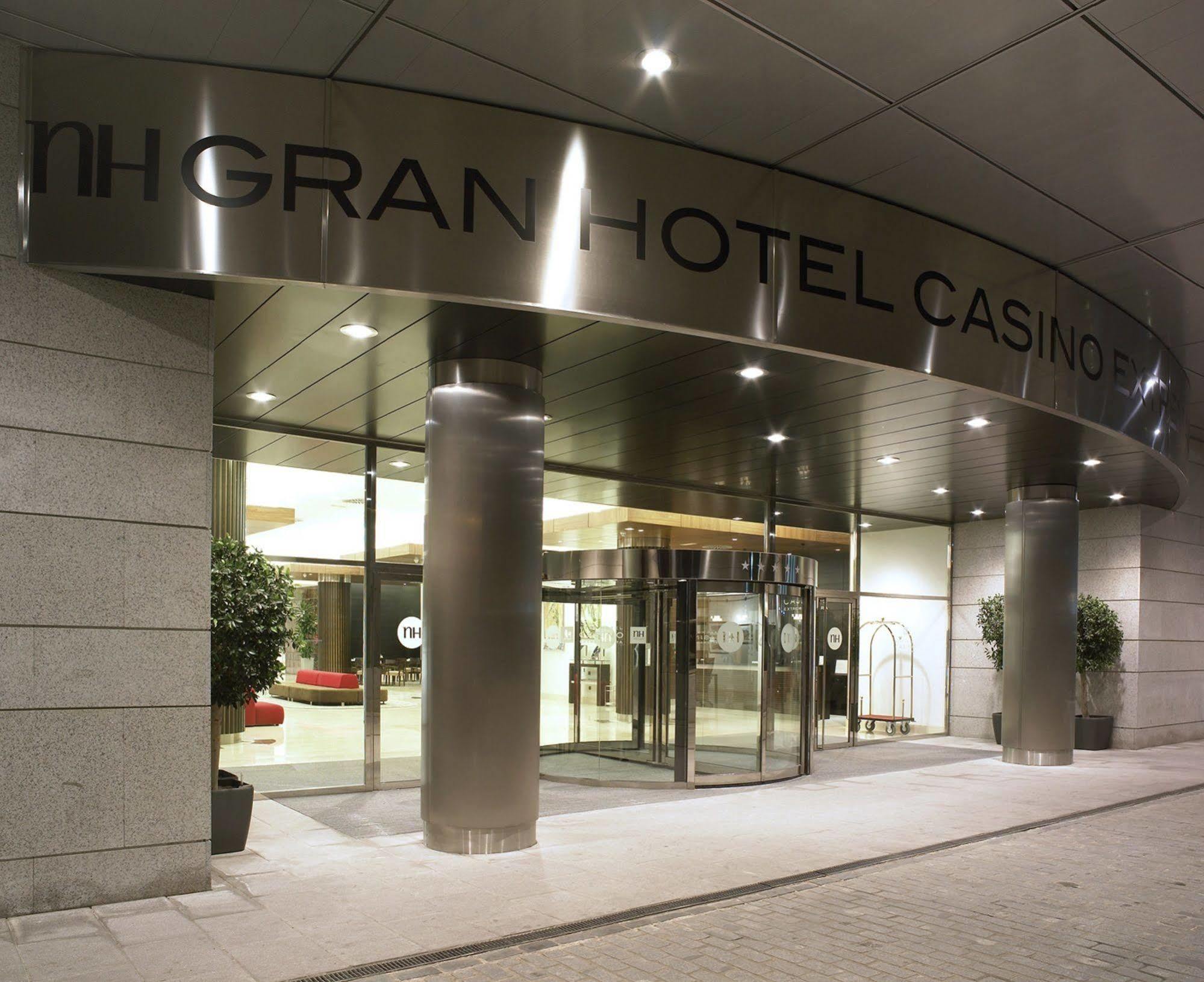 Nh Gran Hotel Casino De Extremadura Badajós Exterior foto